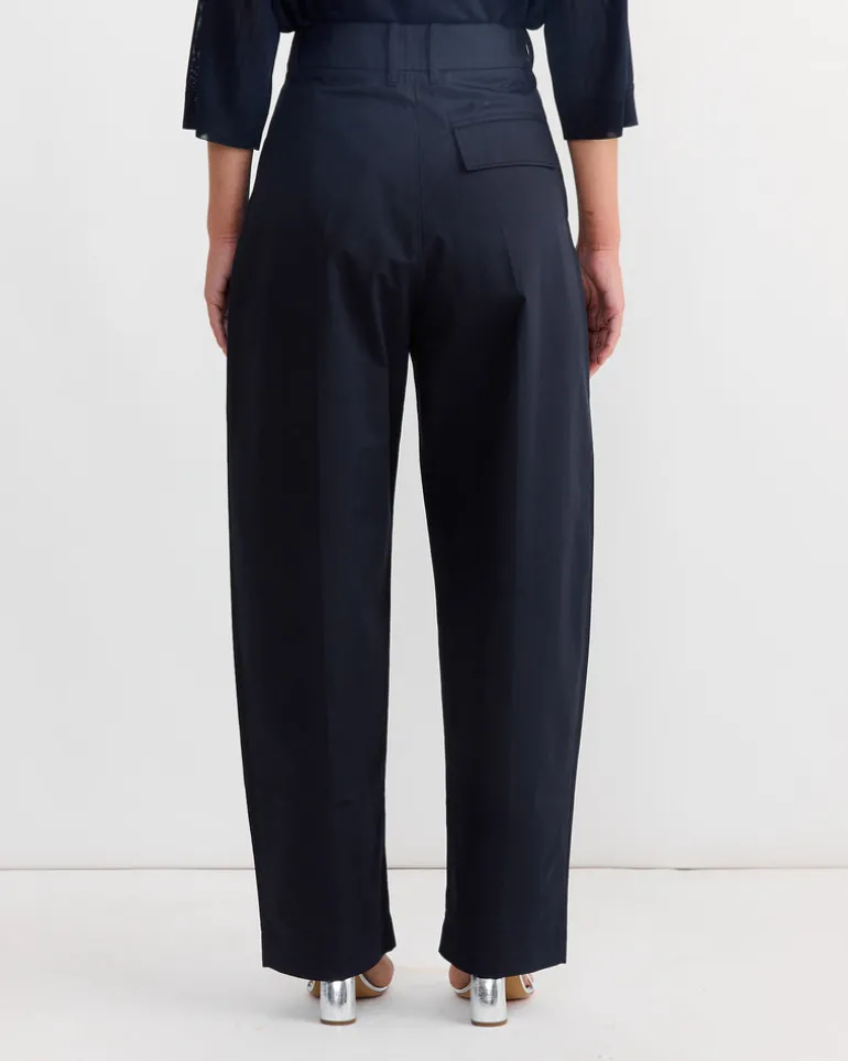 Acuna Pant in Darkest Navy