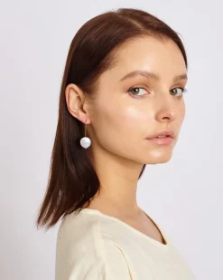 Baroque Earrings in Pearl