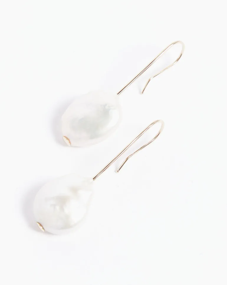 Baroque Earrings in Pearl