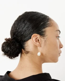 Baroque Earrings in Pearl