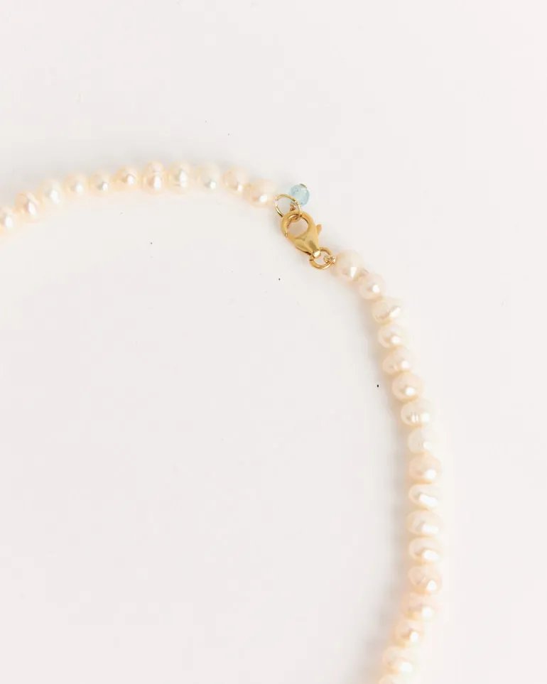 Betty Pearl Necklace in Ivory/Gold