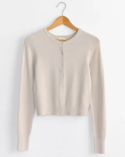 Classic Cardigan in Creme