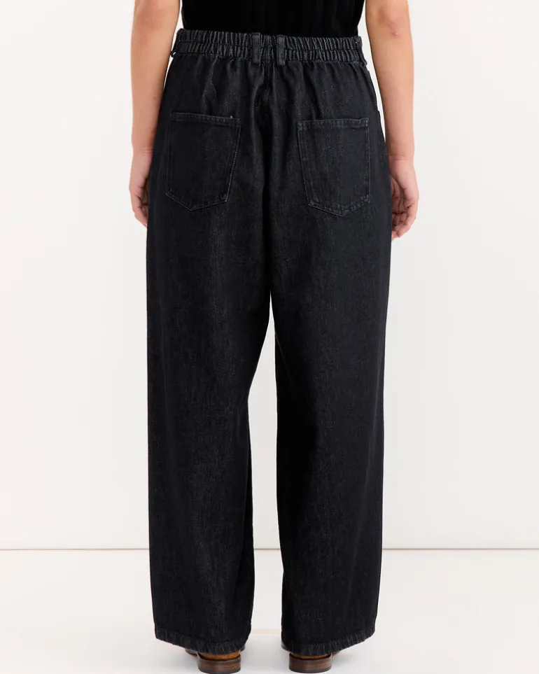 Denim Straight in Black