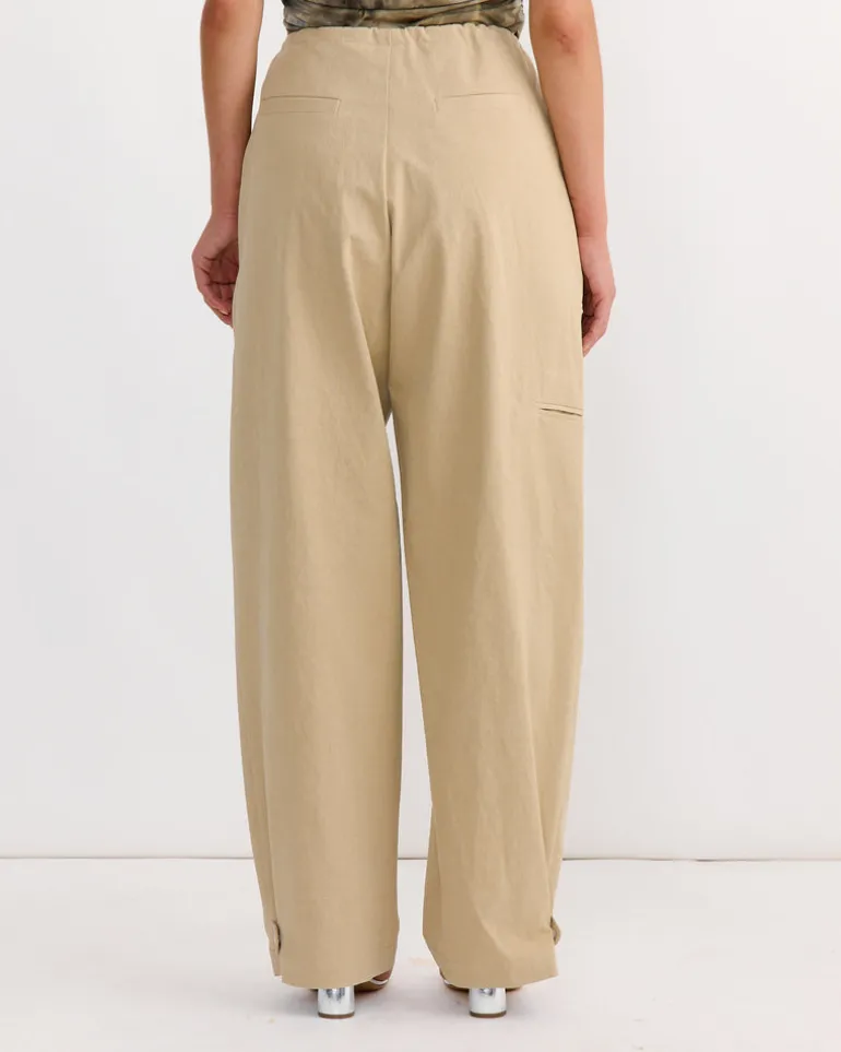 Drawcord Pleated Trouser in Sand