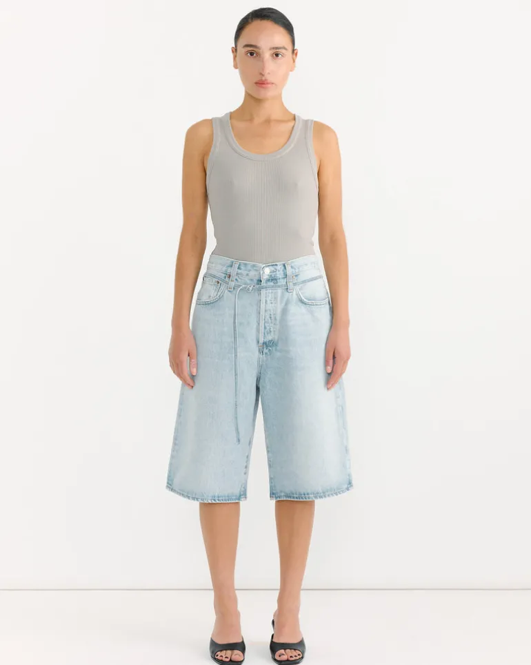 Emmi Short in Replica