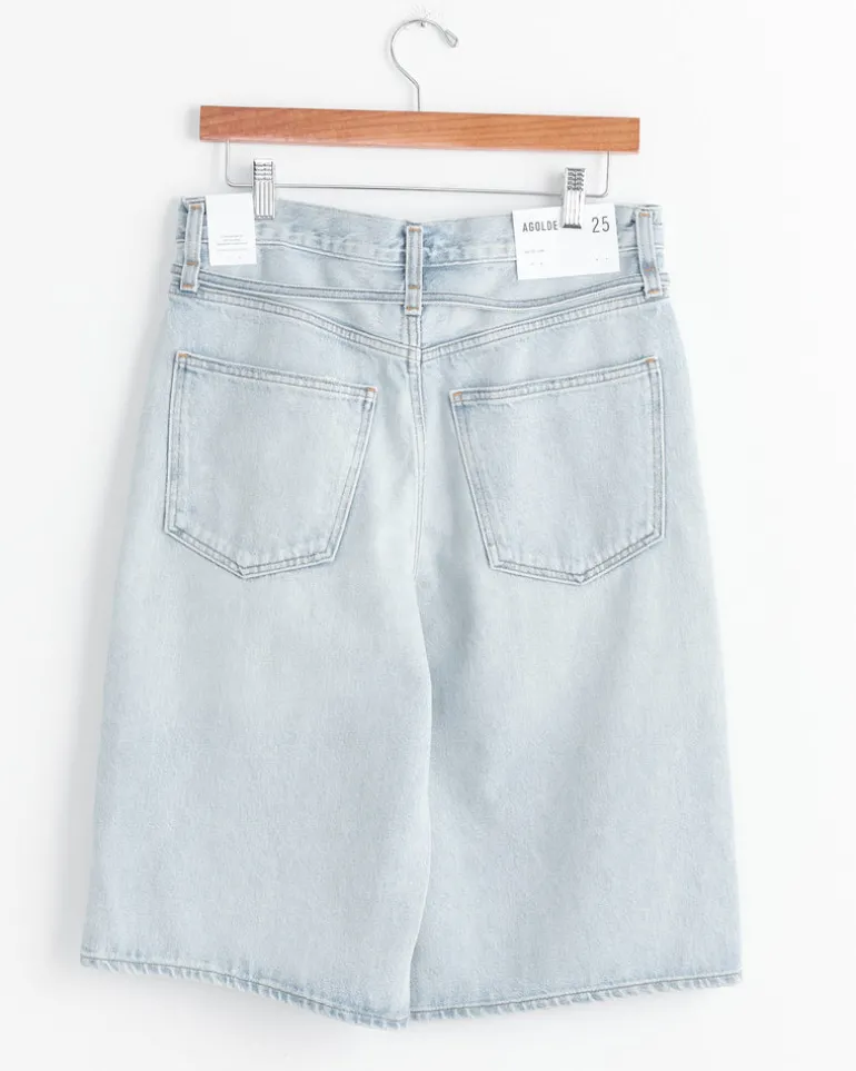 Emmi Short in Replica