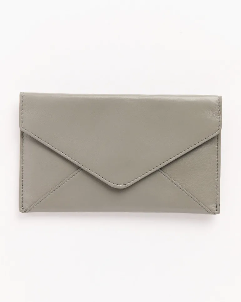 Envelope Wallet in Pistache