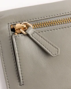 Envelope Wallet in Pistache
