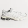 Gel-Kinetic Fluent in White/White