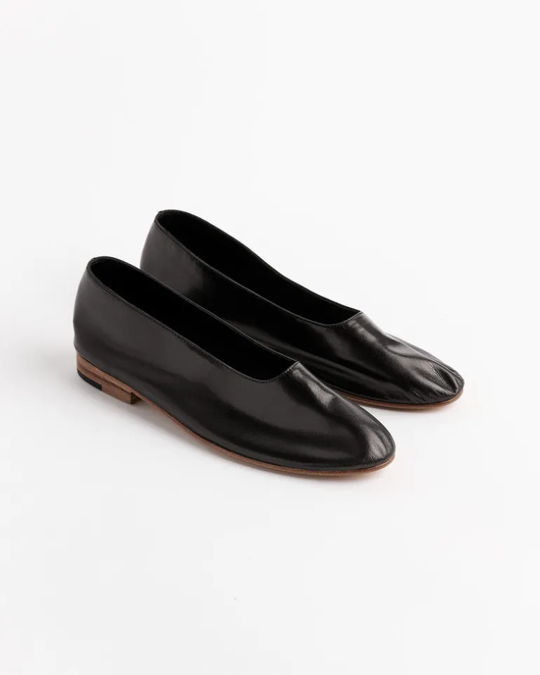 Glove Shoe in Black
