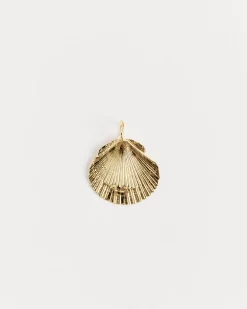 Gold Concha Pendant