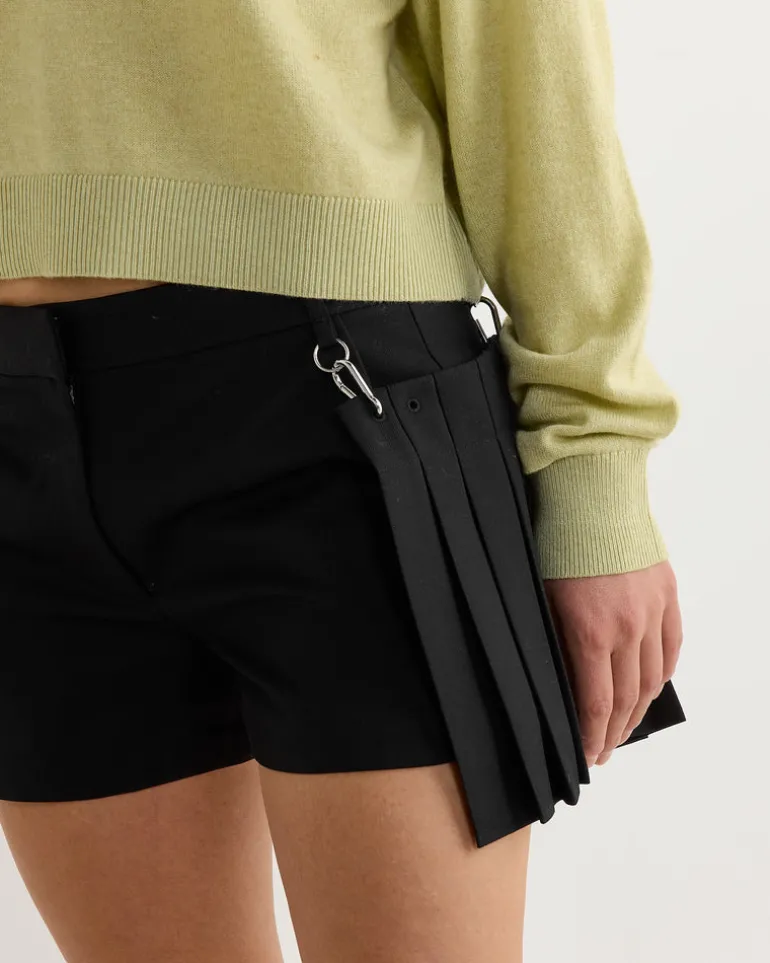 Grain De Poudre Convertible Pleated Short in Black