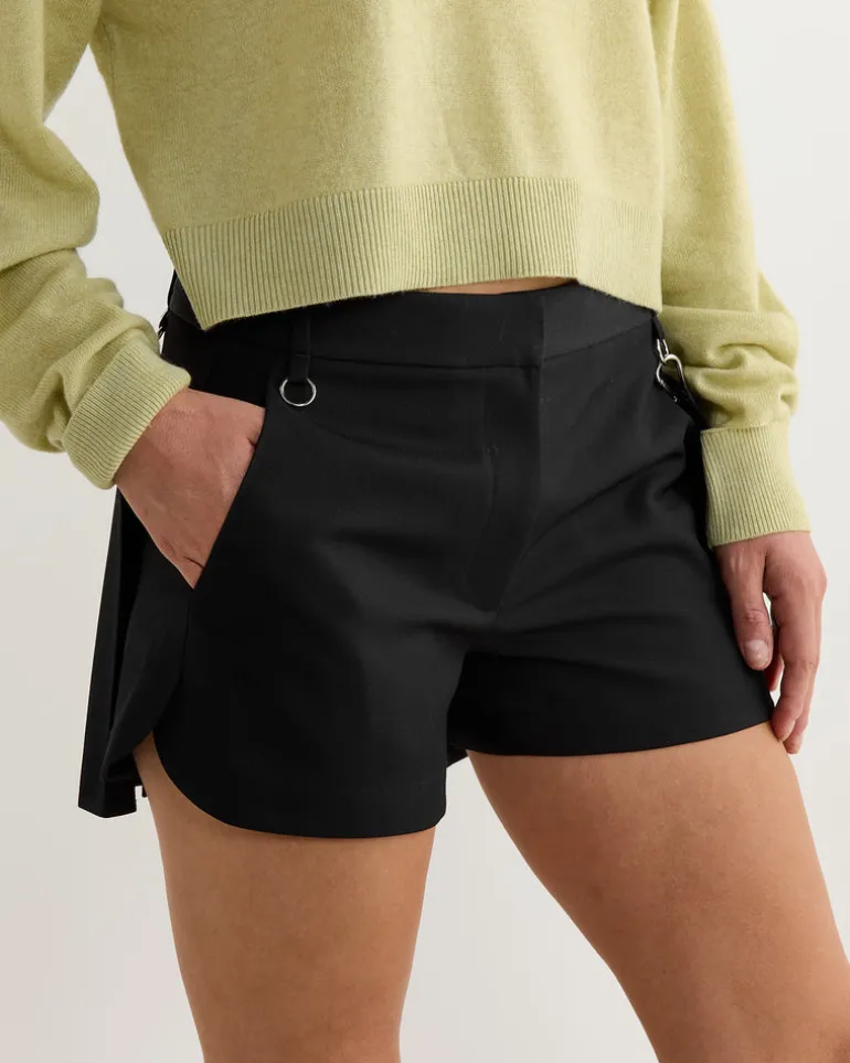 Grain De Poudre Convertible Pleated Short in Black