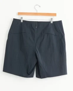 Indisce Short in Black