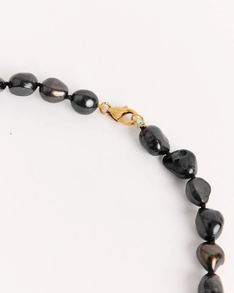 Jean Necklace in Black/Gold