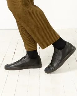 Linoleum Basic Laced Up Trainers in Black
