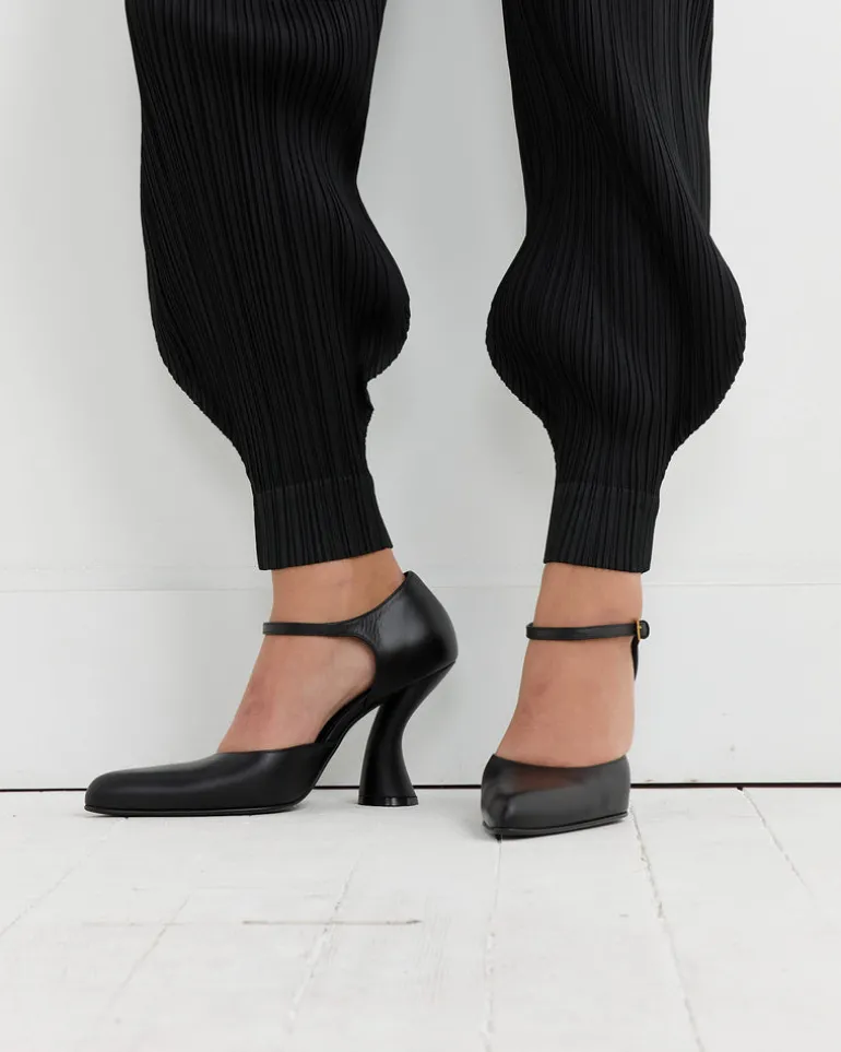 MC Oct Pant in Black
