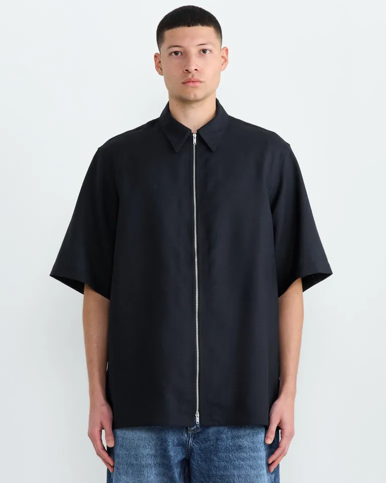 Method Shirt in Darkest Navy