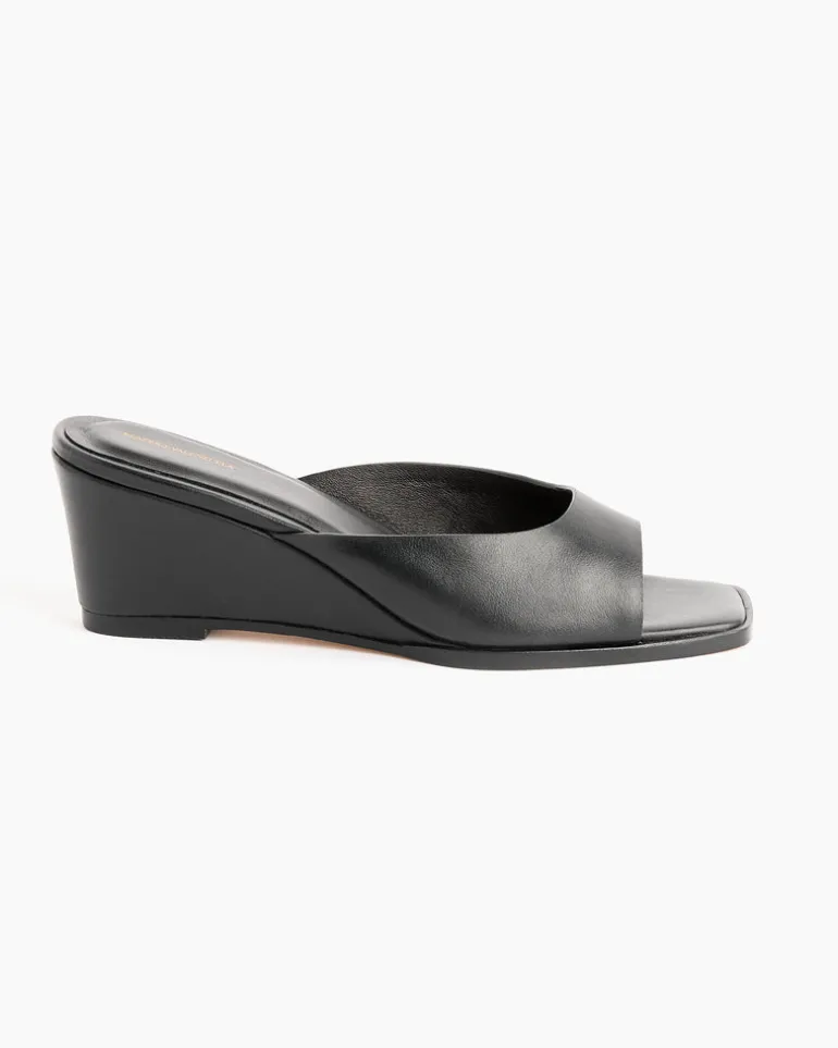 Moderna Wedge Sandal in Black