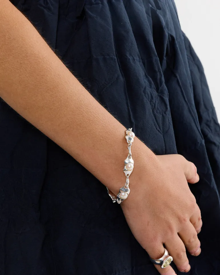 Ostra Bracelet in Sterling Silver