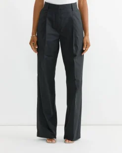 Pleated Pant in Black