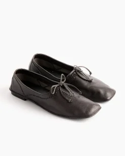 Rassa Soft Lace Up Shoe in Ebony