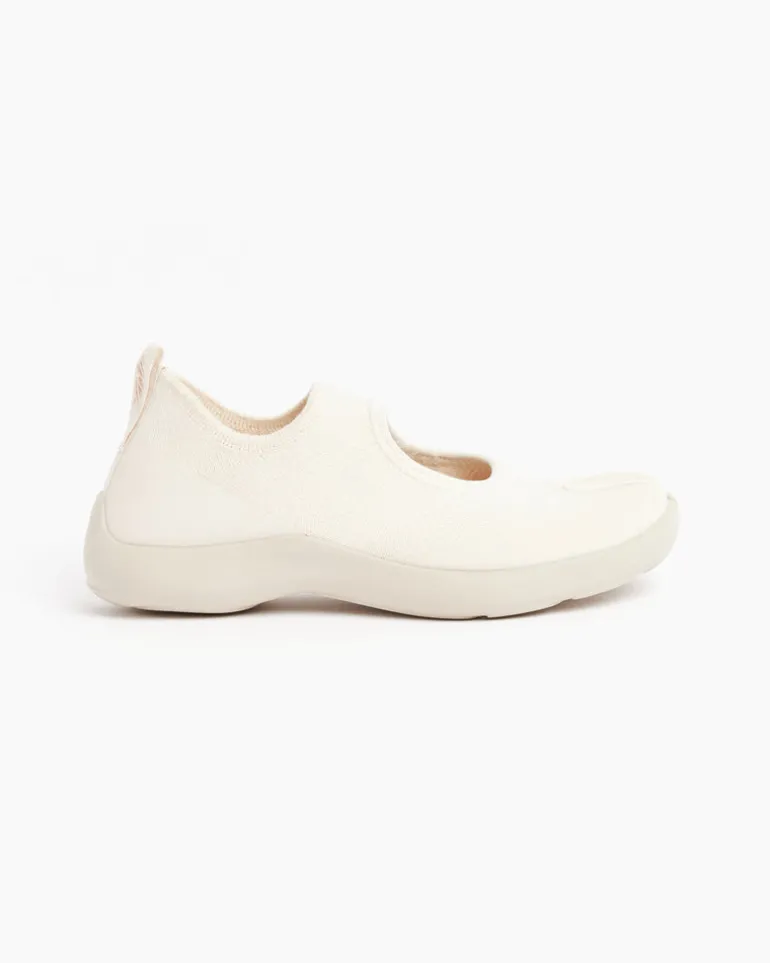 Sandal in Off White