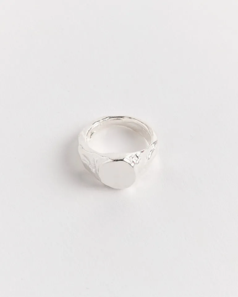 Sello Soye Ring in Silver