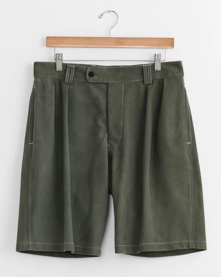 Sheep Suede Short in Green