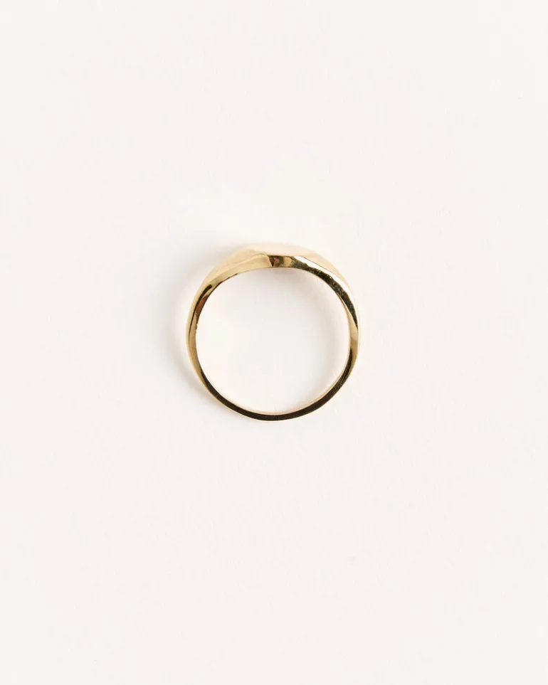 Simple Signet Ring in 14K Yellow Gold