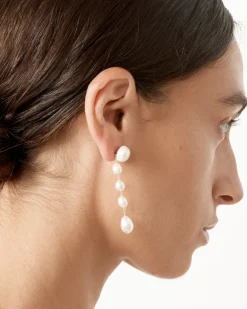 Small Passante Earrings in White Pearl