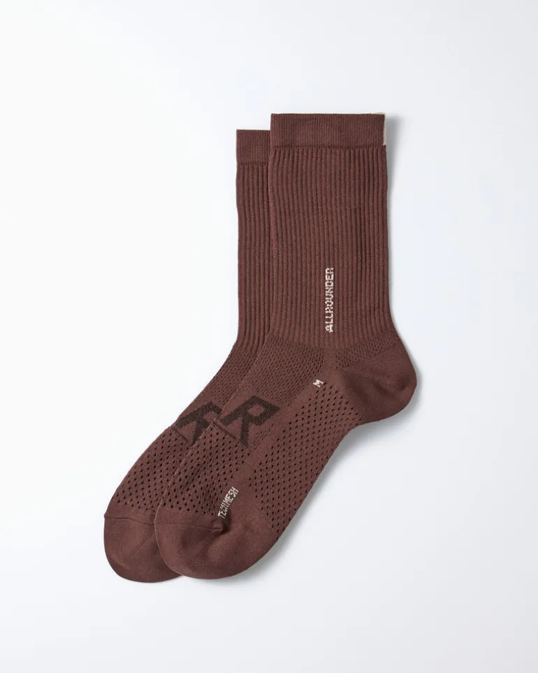 1593 Socks in Brown
