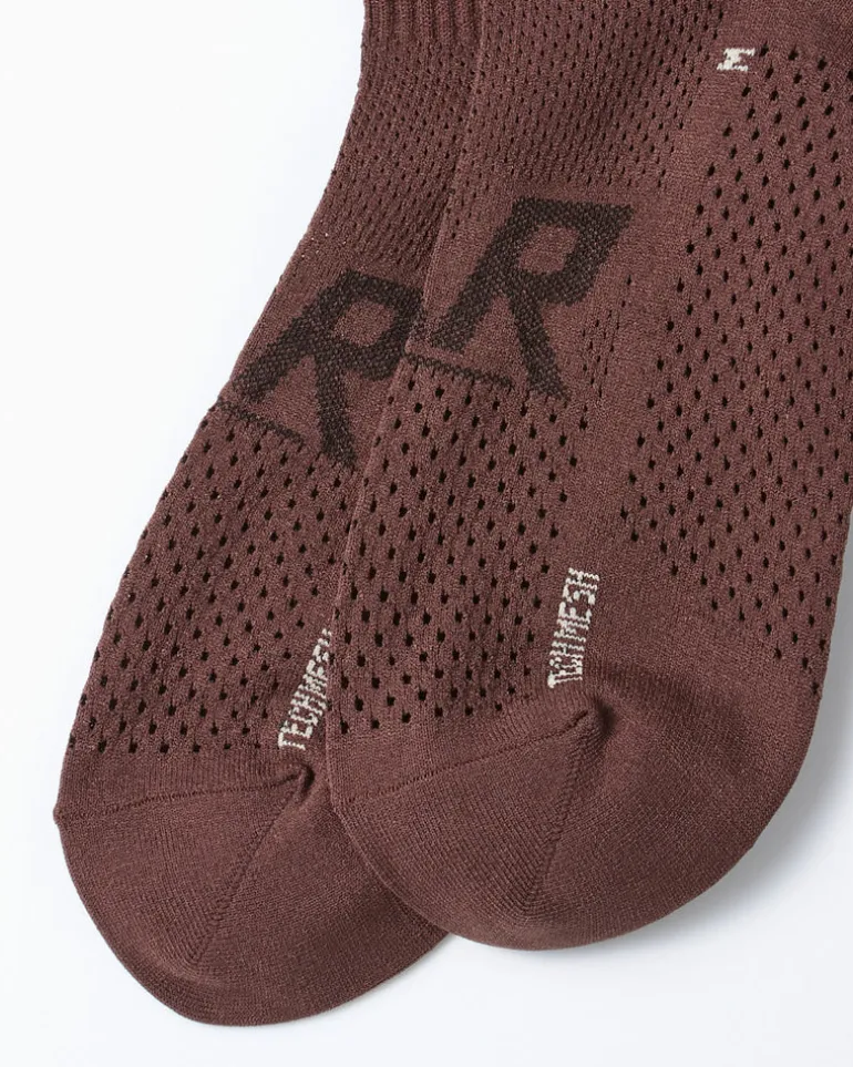 1593 Socks in Brown