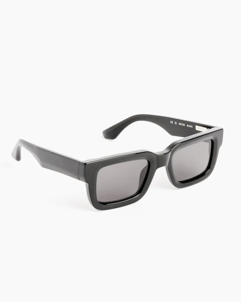 05 Sunglasses in Black