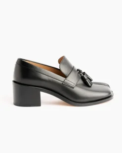 Tabi Loafers Tassels in Black