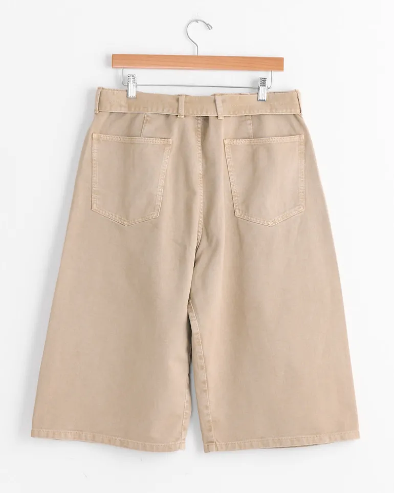 Twisted Short in Natural Beige