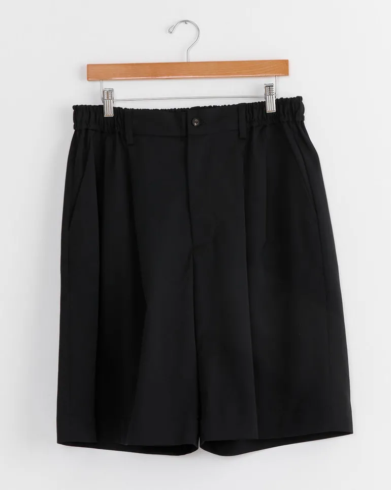 Wide Easy Short in Black