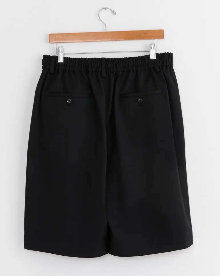 Wide Easy Short in Black