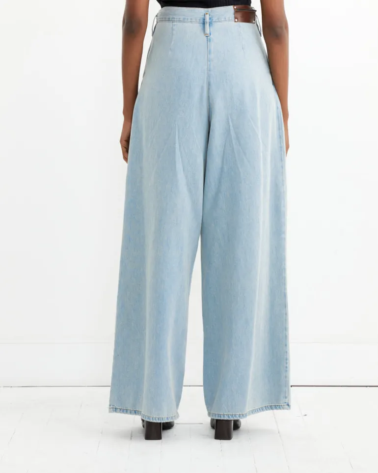 Wide Pleated Jeans in Ice Blue