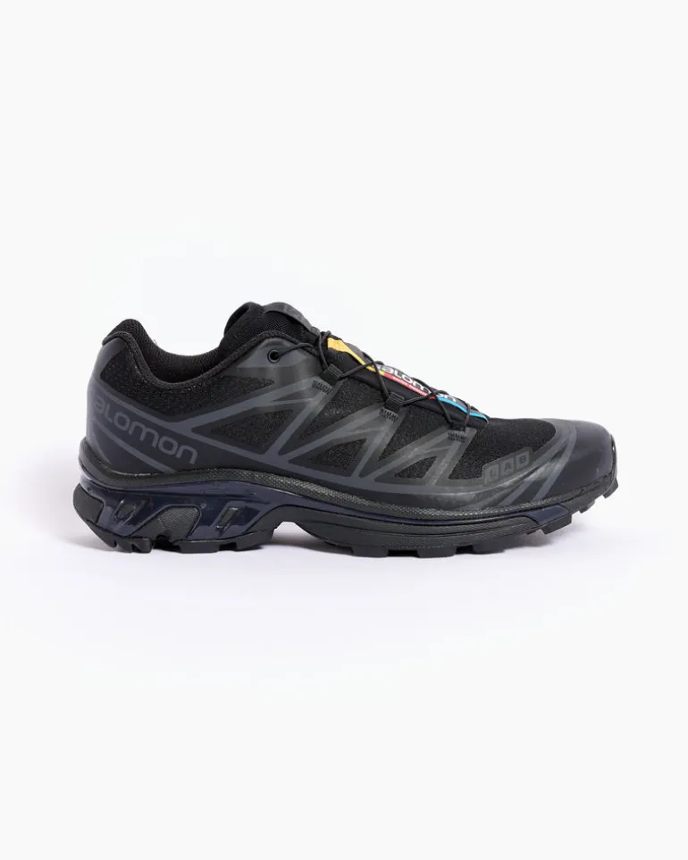 XT-6 in Black/Black/Phantom